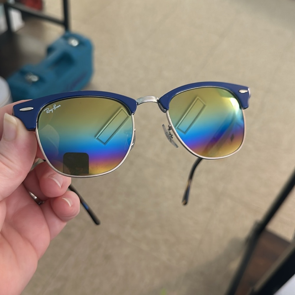 🕶️ Ray-Ban Clubmaster (RB-3016) Violet with Gradient Flash